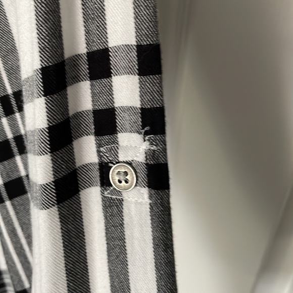 NEW YORK AND COMPANY Plaid button down shirt size SMALL - Picture 4 of 12